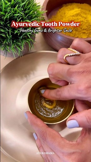 Ayurvedic Tooth Powder | Herbal Tooth Powder for Gum Strength, Fresh Breath & Whitening |