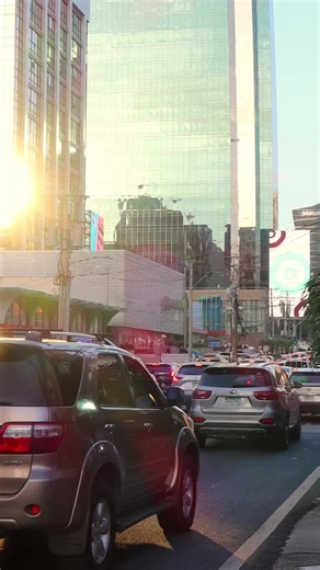 ¿Aún buscando American Diner en Vía España? 👀 ¡Nos mudamos! ⭐️ Ahora puedes encontrarnos en nuestra nueva sucursal en Calle 50 (y en Costa del Este), con el mismo sabor retro que amas, pero en un nuevo spot para seguir creando momentos increíbles 🍔🎶 🚨 Importante: ¡Ya no estamos en Vía España! 📍 Nueva dirección: Calle 50 - en el antiguo Pizza Hut, al lado de KFC de Calle 50, antes del Hotel Riu. Ven a conocer el nuevo American Diner. El mismo sabor de siempre en un nuevo lugar 💛 #panamá #am