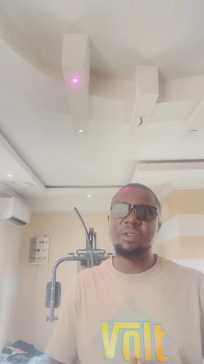 BA SECRET EBIMI PONA REBO DONC ABANDAKI KO TROMPÉ INNO’S B NA NDAKU YA LIBALA CARINE MOKONZI ALOBI YE MUTU ATEKA REBO CHEZ MIBALI ET PUIS REBO APESAYE POURCENTAGE | Univers musicales