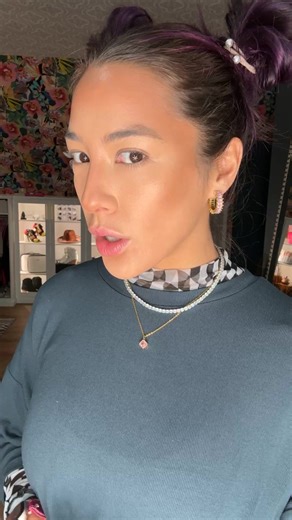 13K views · 349 reactions | Quick + easy glowy make up✨...