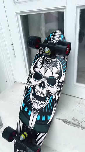 Ride in Style with the Chaser Cruiser Skateboard!