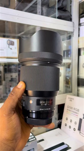 Sigma 85mm f1.4 available 1.3m For canon
