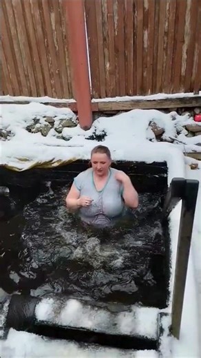 part681#IceBath😱👙Challenge❄️Cold #Water🧊Therapy in the Snow#Russian #Winter Routine#ExtremeColdWater