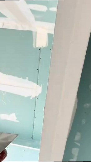 drywall corner protector spatula#drywall #spatula #diy #DIYProjects #diycrafts #Drywall #HomeImprovement #Renovation #InteriorDesign #DIYProjects #Construction #HomeRenovation #WallFinishing #DrywallInstallation #HomeDecor | Dwi Rendra Nur Zaman