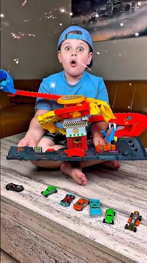 Hot Wheels Pizza Cobra Attack! Leo’s Escape from the Crazy Snake Spiral!