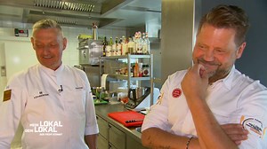 Profi Süsser bekommt gefüllte Ravioli à la Carbonara und er ist begeistert! Was wird der Italiener im Wettbewerb dazu sagen? #MeinLokalDeinLokal 😁📺 „Mein Lokal, Dein Lokal“ – streamen auf Joyn und Montag bis Freitag, um 17:55 Uhr, bei Kabel Eins. | Mein Lokal, Dein Lokal