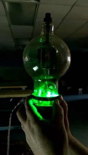 Vacuum tube with LEDs