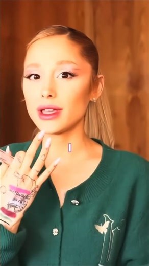 Ariana Grande natural lips secret revealed 🤯 #shorts