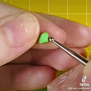 433K views · 1.6K reactions | You’re a mean one Mr Grinch. The full video is over on my YouTube channel. #grinch #christmas #christmascake #caketopper #cupcaketopper #grinchcake #cupcaketutorial #caketutorial #caketutorials #caketutorialvideos #cakevideo #caketutor #cakevideos #yellowbeecakecompany | Yellow Bee - Sugar Art by Vicky Teather | Facebook