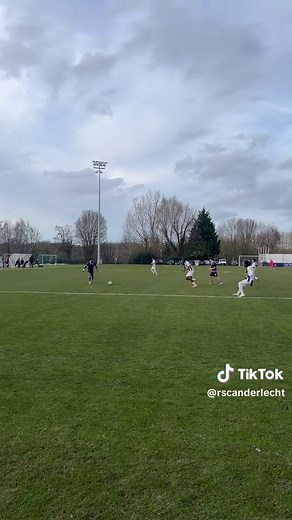 RSC Anderlecht Triumphs Over Sporting Charleroi 1-0