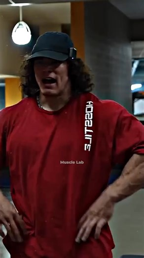 Sam Sulek Edges Himself | Sam Sulek