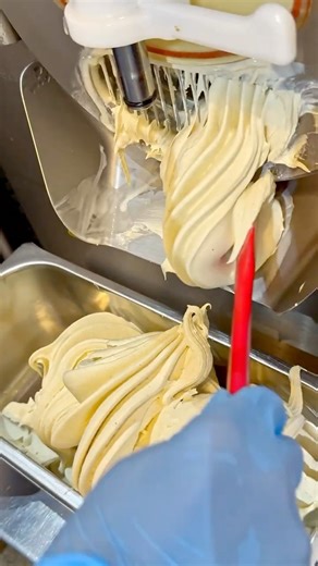 Japanese gelato craftsmanship! how the popular Pistachio & Raspberry is made