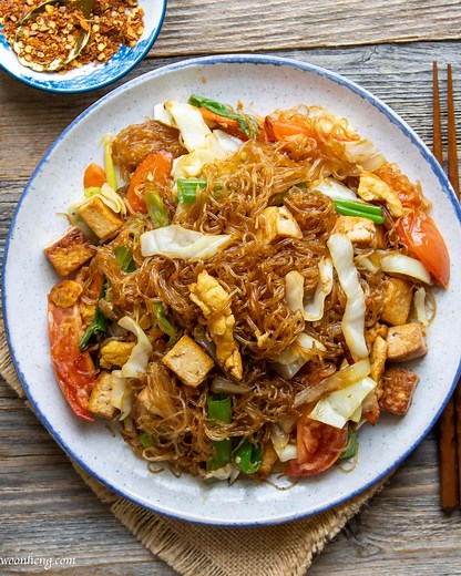 How to Make a Delicious Vegan Pad Woon Sen - WoonHeng