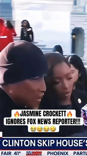 Jasmine Crockett IGNORES Fox News Reporter 🤣