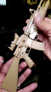 Desk piece? Collector flex? The Coyote Mini AR-15 brings museum-level detail in a pocket-friendly package. Build it. pose it. love it. 🔧🪖 Mini AR-15 — Coyote finish. All-metal 1:3 scale, big detail, tiny attitude. 100 day returns *Meta disclaimer: This is a non-firing model | GoatGuns