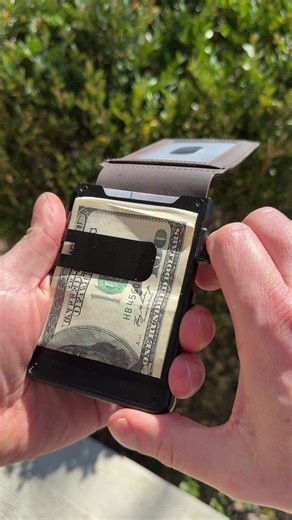 Stylish Men's Wallet for Fashionable Living