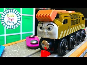 Thomas the Tank Engine Mystery Wheel Downhill Toy Train Races