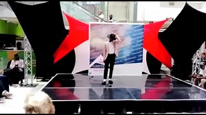 Dynamic Dance Performance by Leey Dancer