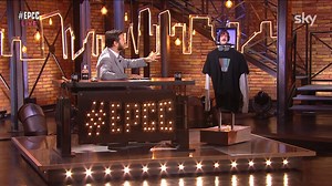 In un puro stile Willieber, Fabio Rovazzi in versione “Io, Robot”. 🤖 #EPCC | E poi c'è Cattelan