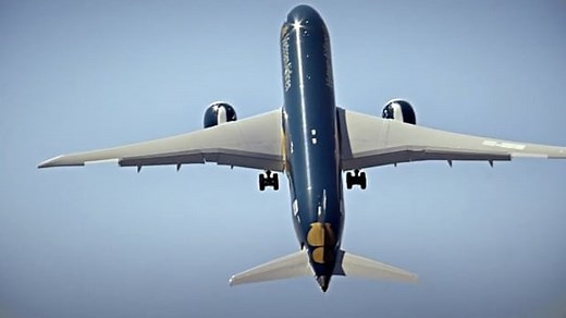 Boeing Dreamliner 787-9 performs near-vertical takeoff in test flight – video