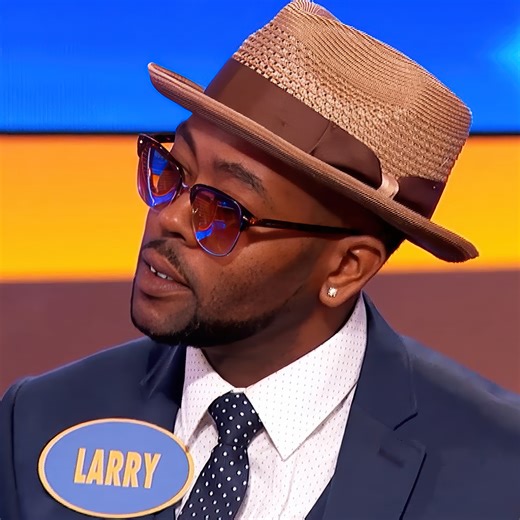 Ladies, your man’s package is like what animal?? 🐍🐘👀 Steve Harvey rejects Mintee at the podium. | Family Feud