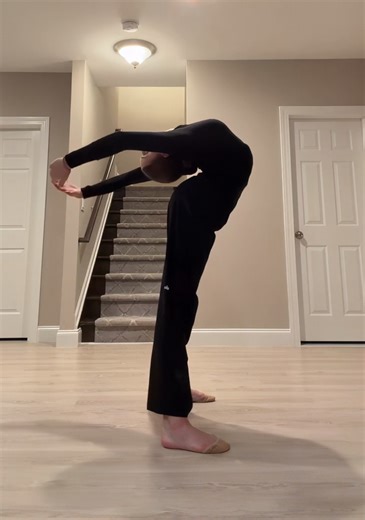 @contortica on Instagram: "More details below 👇 . . . Extreme Contortion Gymnastics🐍 . . . . . . . Artist : Melania Turr @mel.tur . . . . #contortiontraining #backbend #ballet #rhythmicgymnastics #yoga #contortionist #flexibility #flexiblewomen #backbend #cheerleader #oversplits #contortion #needle #flexible #rubberngirl #ballerina #cheerleading #gymnastics #model #gymmotıvatıon #yogagirl #bendy #bendygirl"