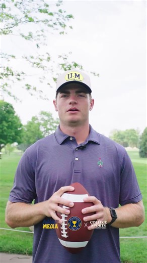 Davis has a message for all Wolverine Fans 👀〽️ GO BLUE. BEAT OHIO. • • • #GoBlue #GoBlue〽️ #Michigan #MichiganWolverines #UMFootball @The College Sports Company