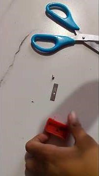how to remove the blade of the pencil sharpener with using scissor ✂️