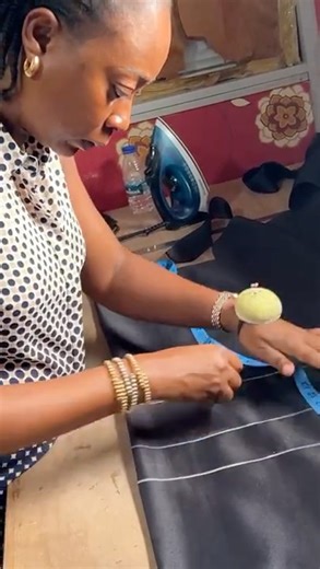 HOW TO MAKE A DRESS | FASHION DESIGNER MAKING CLOTHES #fashiondesignerinbusiness #fashion #dress