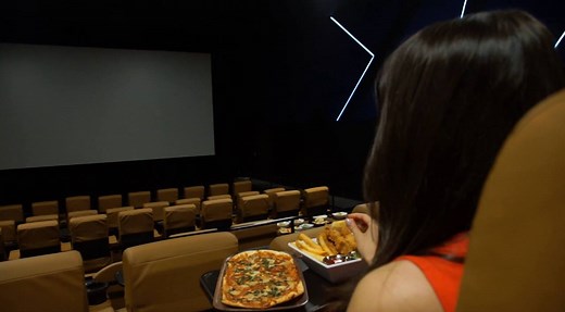 NEW: Studio Movie Grill opes in Bakersfield TOMORROW! It is redefining what it means to "do dinner and a movie." Here is an inside look at the massive menu, the theaters with reclining seats, and the ordering process while watching your movie. MORE INFO: https://bit.ly/2qq3HCb | At The Table