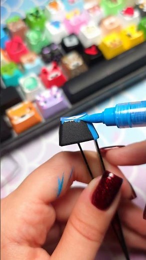 Drawing R for ROBLOX but on my keyboard! Custom keyboard!