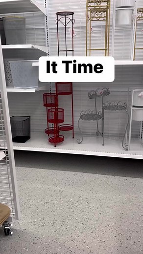 Good timing, it was the last one, & I got a discount 😃 bought my RED plant stand for my kitchen #FacebookReelsContest #deals #discount #plantstand #reelsfb #reelsviral | Myra Harris