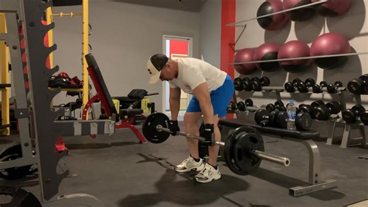 Barbell Row x 50 kg x 10 Reps Day 32/2569 :โปรแกรม Hypertrophy HIIT - Dynamic Warm up = 5 นาที - Back ,Bicep & Shoulder Exercises - ปั่นจักรยาน HIIT x 20/40 secs x 6 Mins - Total Body Stretching - at Phuket Fitness Chaofa | สำเริง ไชยศร