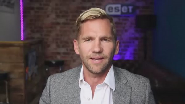 Cyber security expert’s tips to keep phones safe