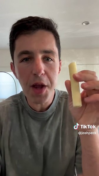 Josh Peck Enjoys String Cheese and Crackers on TikTok