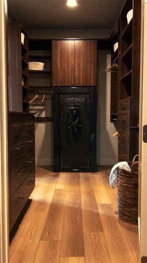 Master Closet Gun Safe Setup 🔥 RATE THE SETUP 1-10 👇 #fortknox #gunsafe #safes #shorts