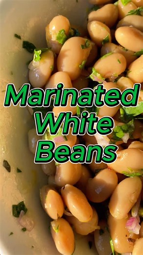 ✨ Fertility food spotlight: Cannellini beans ✨ These marinated white beans aren’t just creamy, herby, and addictively delicious — they’re also fertility powerhouses. Cannellini beans are naturally high in folate, a crucial nutrient for reproductive health that: ✔️ Supports healthy cell division and fetal development ✔️ Improves egg quality and ovarian function ✔️ Helps protect eggs from oxidative stress ✔️ Reduces the risk of neural tube defects like spina bifida These beans are the ultimate mul