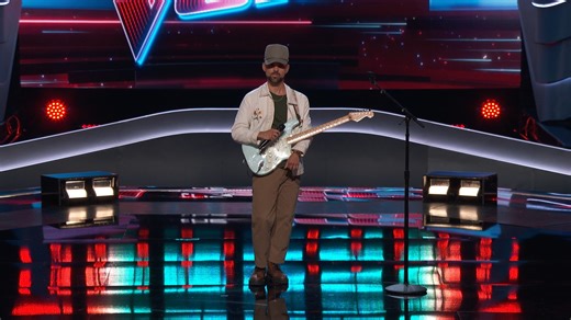 Alex Brown is healing hearts one note at a time with this performance of the Bee Gees', “How Can You Mend a Broken Heart." The Voice | NBC and Peacock | The Voice