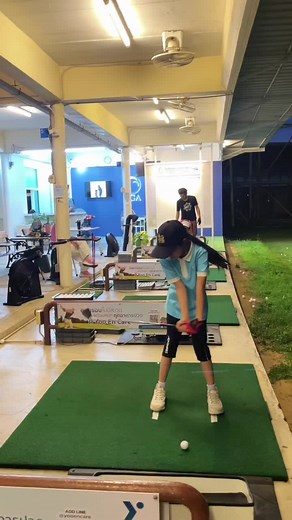 Alice swing #golf #golftiktok #tiktokgolf #golfswing