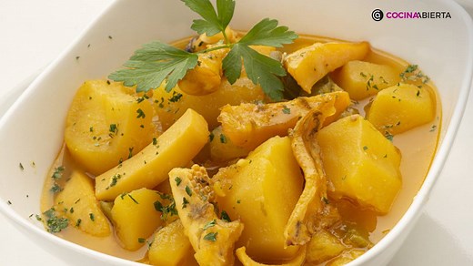 Papas con choco: la típica receta andaluza por Karlos Arguiñano 😋 Un guiso regional típico de la gastronomía andaluza: Papas con choco o sepia con patatas, un primer plato para disfrutar en días de frío y que elaboraremos de forma rápida y sencilla 🤗 Receta --> https://www.hogarmania.com/cocina/recetas/ensaladas-verduras/papas-choco.html?utm_source=Facebook&utm_medium=social&utm_perfil=Karlos&utm_campaign=papas-choco | Karlos Arguiñano