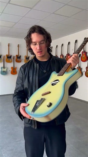 Danelectro Convertible Reissue 1990s – Blue Burst