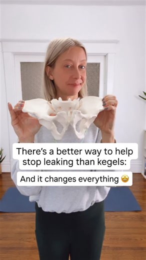 Dee | Pelvic Floor Fitness, Postpartum + Core Rehab Coach on Instagram: "📌 Save this! And keep reading, if you’re ready to stop leaking & resolve prolapse 🔑👇 👎 There’s a reason that isolated kegels are no longer the gold standard when it comes to helping women stop leaking, resolving prolapse and the other things that come with pelvic floor issues like back pain, tight hips and core weakness. 👎Isolated kegels don’t do much for helping pelvic floor muscles 