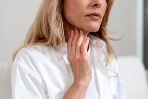 Marisa Abela’s thyroid cancer diagnosis highlights 3 symptoms many women miss