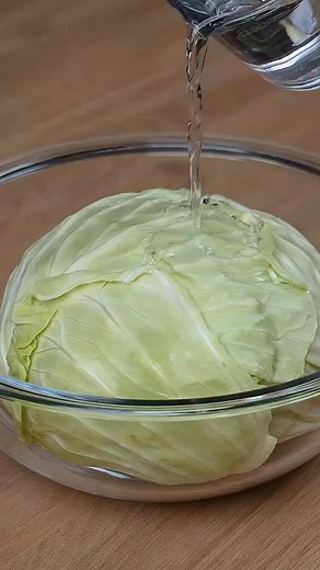 The Food Shows on Instagram: "Better Than Meat. Try These Crispy Cabbage Bites. #CookingTips #MeatLovers #KitchenHacks #Foodie #EasyRecipes #fbreels #fbreel #fyp #fb #reels #viral #trending #viralvideo #foryou #tiktok"