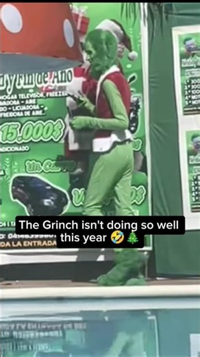 Somebody said he's "the Pinch" 🤷🏾‍♀️😂🎄