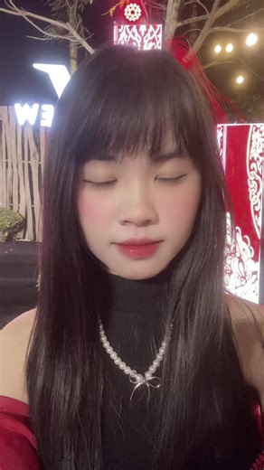 Video của Hà Chun (@ha_chunbae) với bản nhạc nhạc nền - 𝐕ũ 𝐌𝐮𝐬𝐢𝐜 𝐓𝐞𝐚𝐦 🎶 - Vườn Bông Showbiz