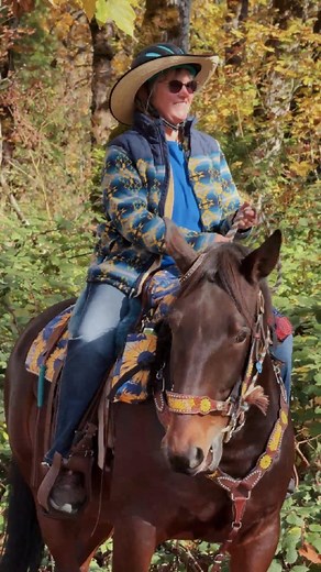 Hay! Not sure what to do when you see a horse on the trail? We’ve got you covered—visit https://bit.ly/4clcVX2. Knowing how to pass safely and kindly helps keep the trails welcoming and enjoyable for all. #OregonStateParksRules #ResponsibleRecreation | Oregon State Parks