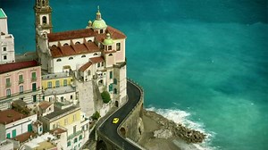 FIAT 500 TV Spot, 'Immigrants' Song by Pitbull Featuring Arianna