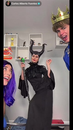 Mamá Yoda le quebró el palo en la espalda a Caslos 🤣#carlosalberto #carlosalbertofuentes #katycardona #yodania