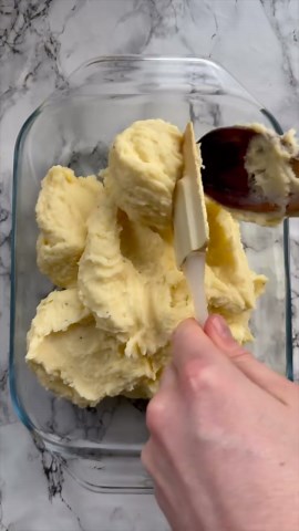 Chris Collins on Instagram: "Cheesy, creamy mashed potatoes topped with garlic parmesan potato gratin - this truly is the ultimate side dish! The inspiration behind this recipe is credited to the awesome @foodwishes. Hope you love it 😄 Chris x MASHED POTATO GRATIN | Serves 6-8 INGREDIENTS ➡️MASH: 1.5kg / 3.3lb Baking Potatoes 1 tbsp + 1 tsp Salt, or to taste 6 tbsp / 90g Butter, leave at room temp 160ml / 2/3 cup Cream, leave at room temp 150g / 1 1/2 cups Cheddar, 1/4 tsp Black Pepper, 